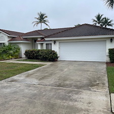 Palm-Beach-Gardens-Complete-Exterior-Cleaning 5