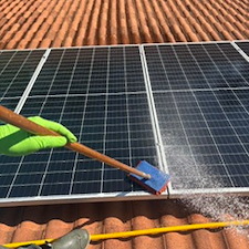 Professional-Solar-Panel-Cleaning-in-Palm-Beach-Gardens-FL 4