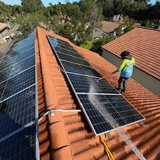 Professional-Solar-Panel-Cleaning-in-Palm-Beach-Gardens-FL 2