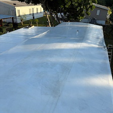 TPO-Flat-Roof-Soft-Wash-Cleaning-for-Mobile-Home-in-West-Palm-Beach-FL 0